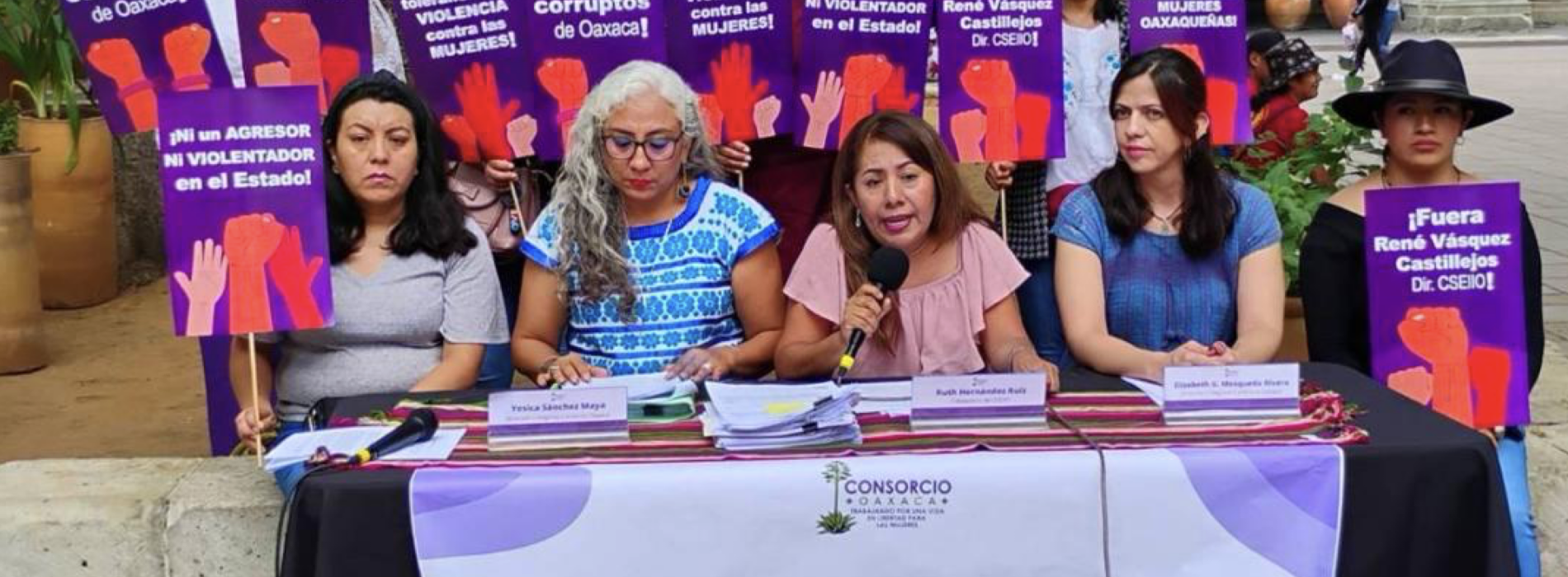 Trabajadora del CSEIIO pide ser reinstalada en otra dependencia del gobierno de Oaxaca; teme por su integridad